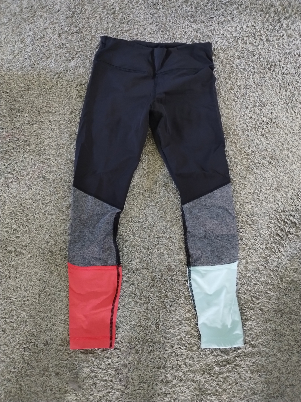 Colorblock Cropped Active Leggings Lululemon- Black, Coral & Mint Small